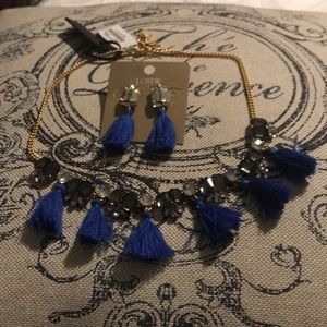 Gorgeous set earrings and necklace👑